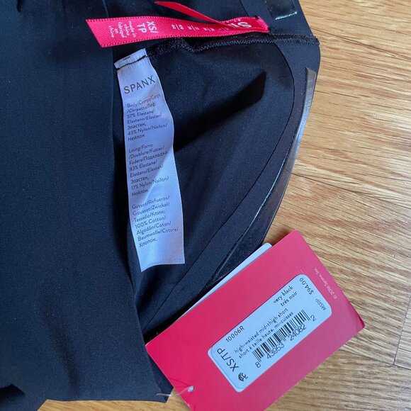 Spanx High-waisted Mid-thigh Short size XS NWT - Picture 1 of 2